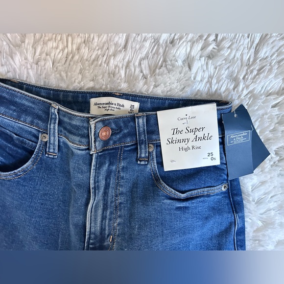 NWT Abercrombie & Fitch - Super Skinny Ankle High Rise - Picture 3 of 6
